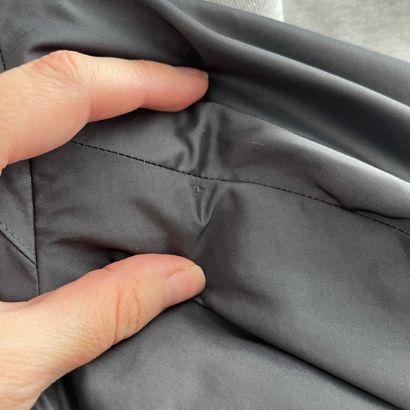 Akris Punto Lightweight Charcoal Trench Coat - Picture 6 of 6